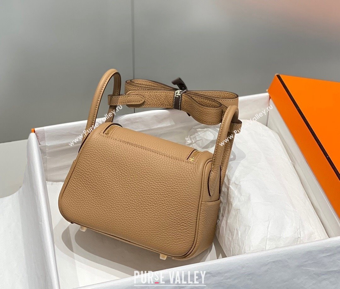 Hermes Lindy Mini Bag 19cm in Grainy Calfskin Milky Tea Brown 2023 (FL-230908013)