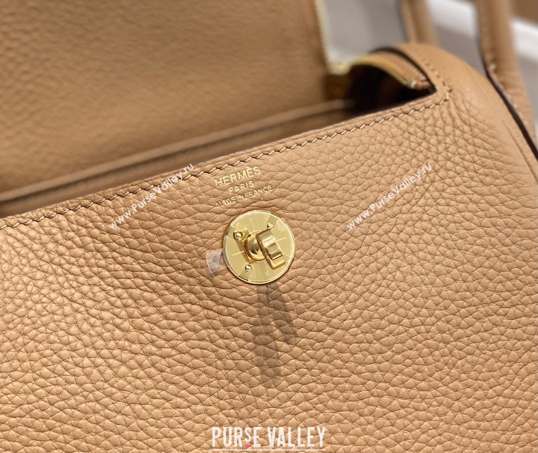 Hermes Lindy Mini Bag 19cm in Grainy Calfskin Milky Tea Brown 2023 (FL-230908013)