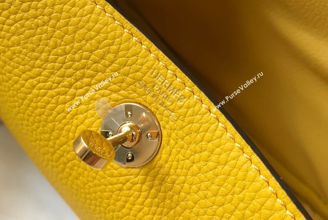 Hermes Lindy Mini Bag 19cm in Grainy Calfskin Amber Yellow 2023 (FL-230908015)