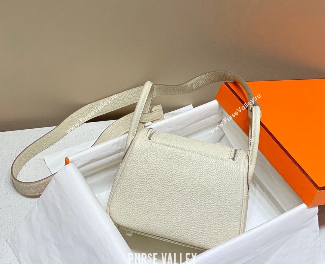 Hermes Lindy Mini Bag 19cm in Grainy Calfskin Milk Shake White/Silver 2023 (FL-230908023)