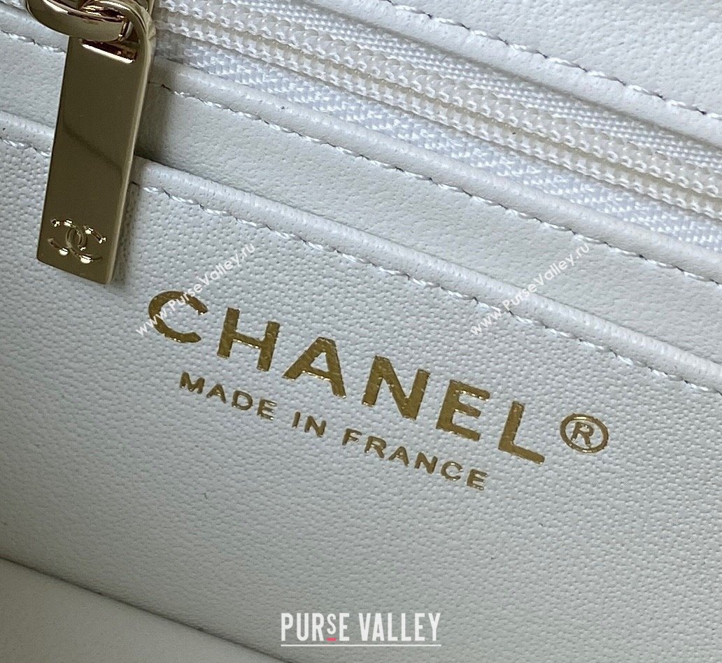 Chanel Quilted Shiny Calfskin Box Bag AS4471 White 2023 (yezi-231020025)