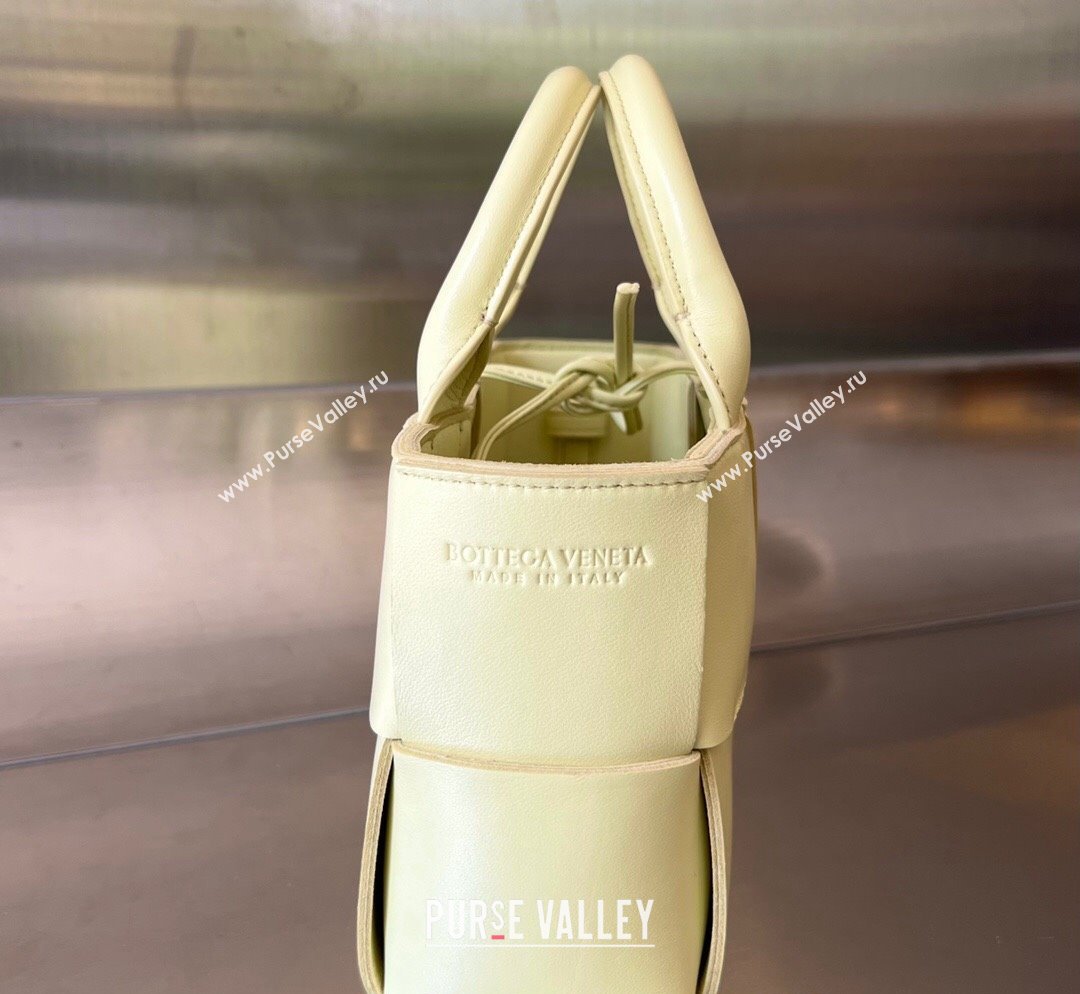 Bottega Veneta Candy Arco Tote Bag in Intreccio Lambskin Ice Cream Yellow 2023 729029 (MS-231023095)