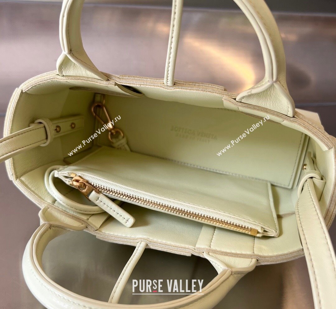 Bottega Veneta Candy Arco Tote Bag in Intreccio Lambskin Ice Cream Yellow 2023 729029 (MS-231023095)