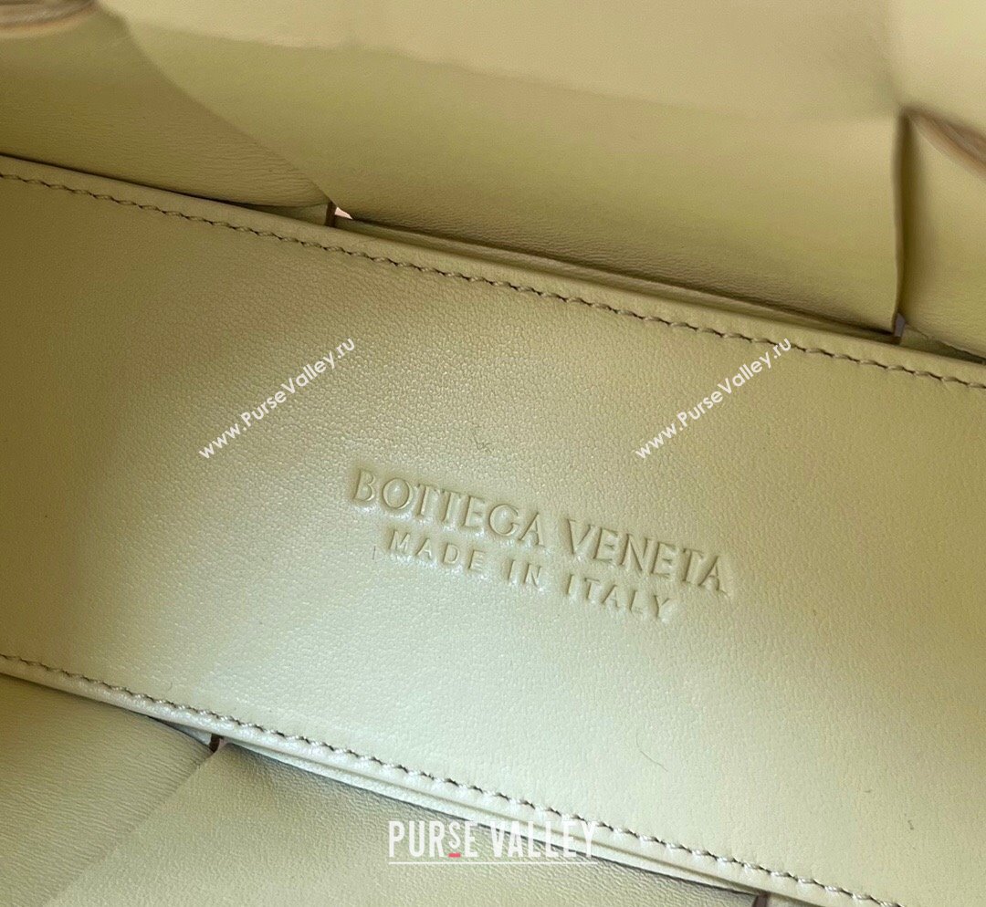 Bottega Veneta Candy Arco Tote Bag in Intreccio Lambskin Ice Cream Yellow 2023 729029 (MS-231023095)