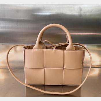 Bottega Veneta Candy Arco Tote Bag in Intreccio Lambskin Almond Pink 2023 729029 (MS-231023096)