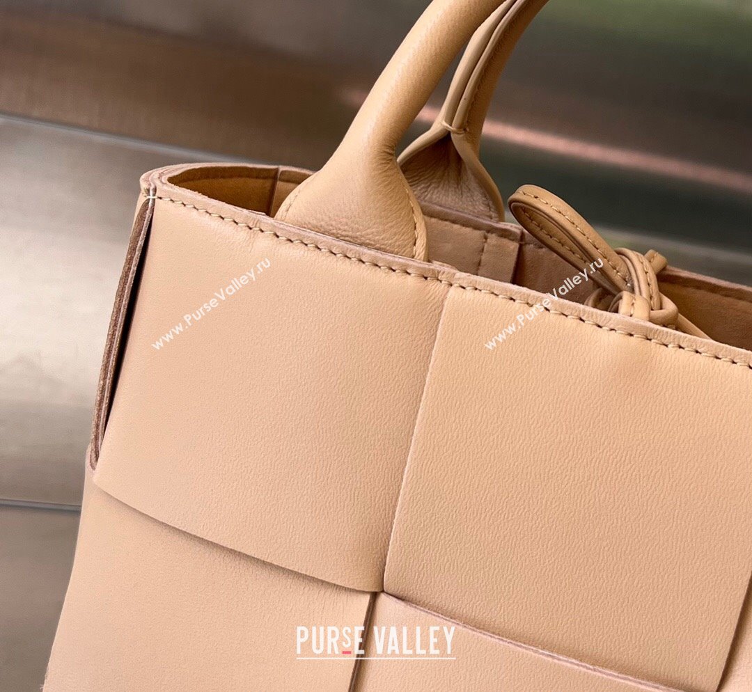 Bottega Veneta Candy Arco Tote Bag in Intreccio Lambskin Almond Pink 2023 729029 (MS-231023096)