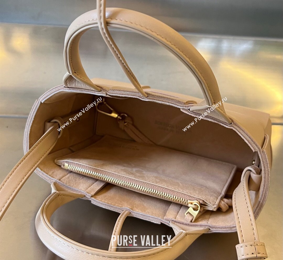 Bottega Veneta Candy Arco Tote Bag in Intreccio Lambskin Almond Pink 2023 729029 (MS-231023096)