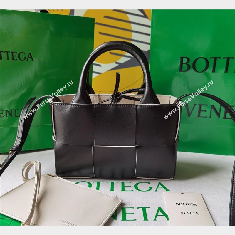 Bottega Veneta Candy Arco Tote Bag in Intreccio Lambskin Black/White 2023 729029 (MS-231023099)