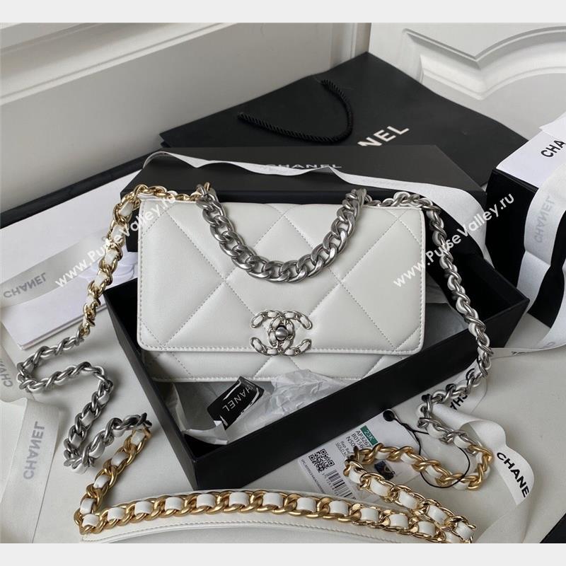 Chanel 19 Shiny Lambskin Wallet on Chain WOC AP3267 White Silver 2023 (yezi-231020006)