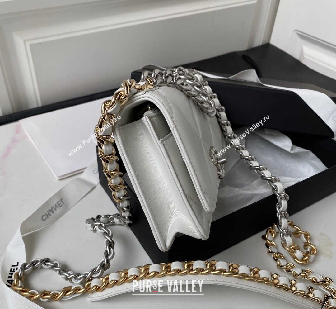 Chanel 19 Shiny Lambskin Wallet on Chain WOC AP3267 White Silver 2023 (yezi-231020006)