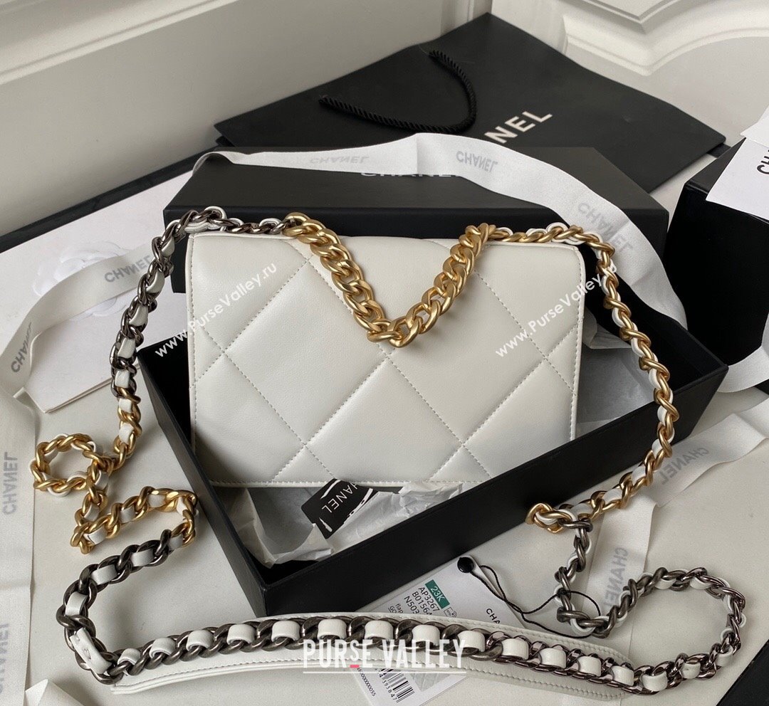 Chanel 19 Shiny Lambskin Wallet on Chain WOC AP3267 White Gold 2023 (yezi-231020008)