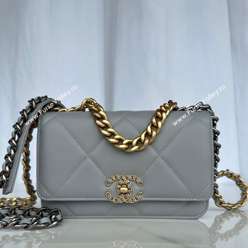 Chanel 19 Shiny Lambskin Wallet on Chain WOC AP3267 Grey 2023 (yezi-231020011)