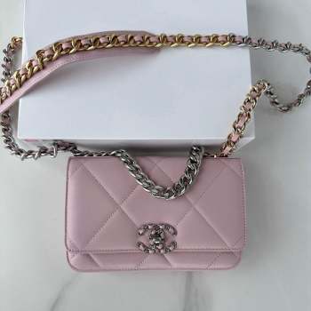 Chanel 19 Shiny Lambskin Wallet on Chain WOC AP3267 Light Pink 2023 (yezi-231020012)