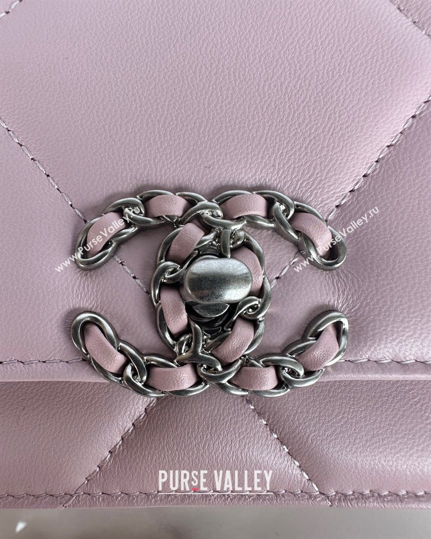 Chanel 19 Shiny Lambskin Wallet on Chain WOC AP3267 Light Pink 2023 (yezi-231020012)