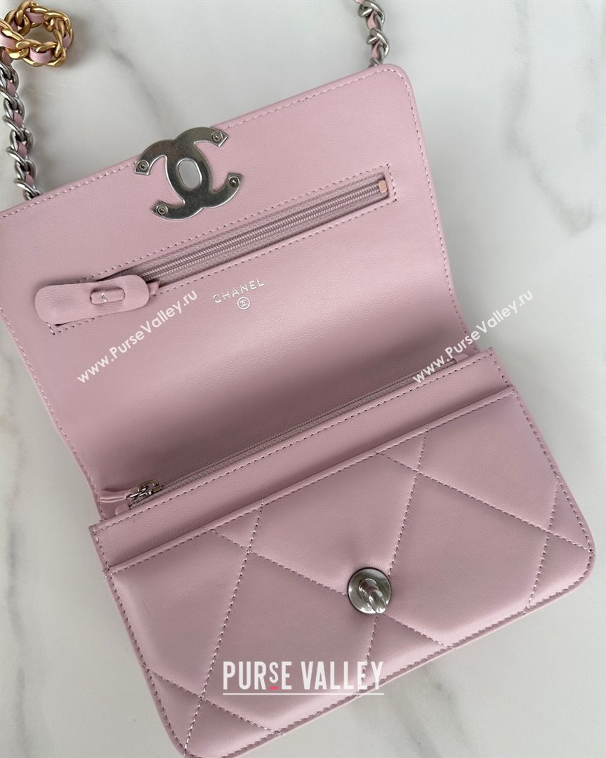 Chanel 19 Shiny Lambskin Wallet on Chain WOC AP3267 Light Pink 2023 (yezi-231020012)