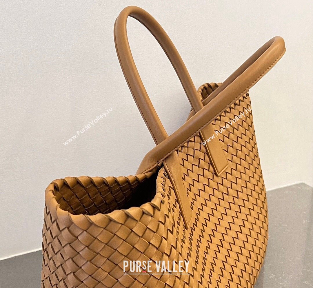 Bottega Veneta Large Cabat Tote Bag in Intreccio Leather Light Brown 2023 608811 (WT-231023078)