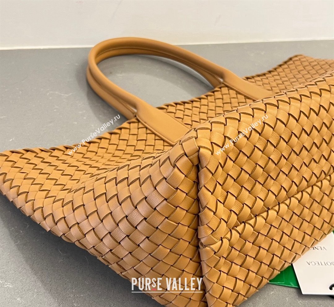 Bottega Veneta Large Cabat Tote Bag in Intreccio Leather Light Brown 2023 608811 (WT-231023078)