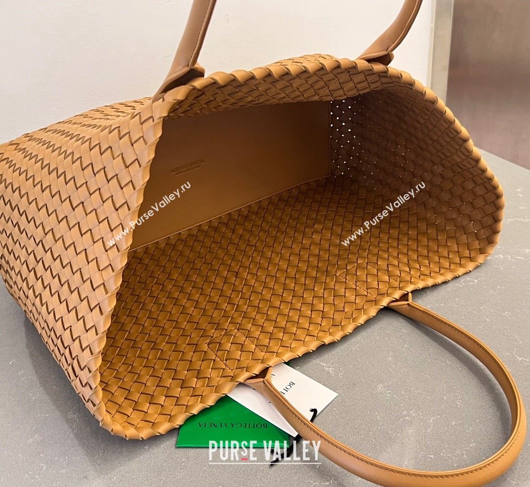 Bottega Veneta Large Cabat Tote Bag in Intreccio Leather Light Brown 2023 608811 (WT-231023078)