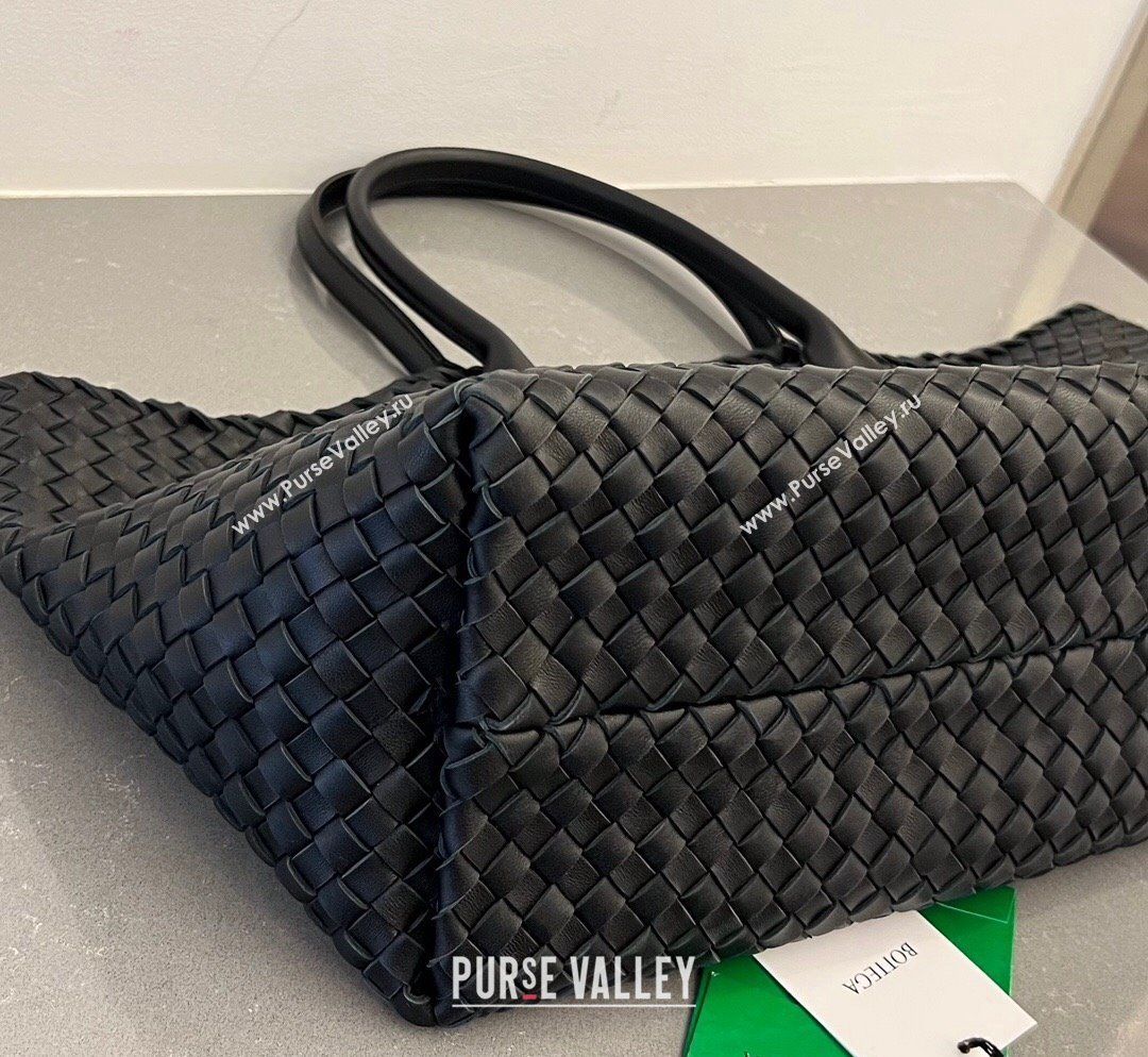 Bottega Veneta Large Cabat Tote Bag in Intreccio Leather Black 2023 608811 (WT-231023079)