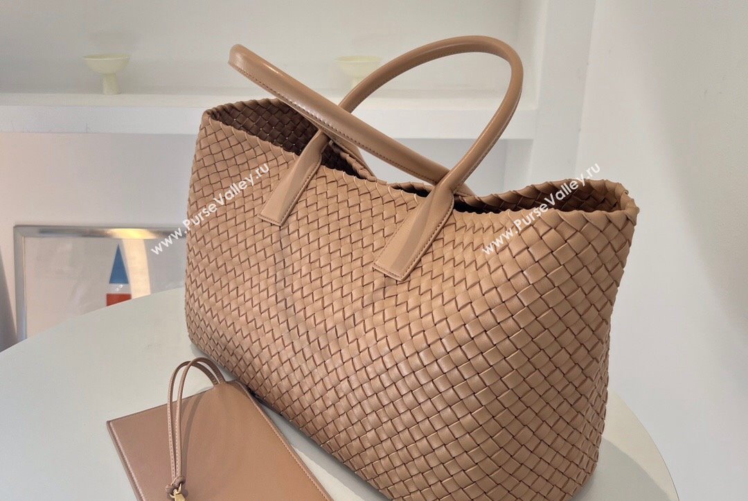 Bottega Veneta Large Cabat Tote Bag in Intreccio Leather Nude 2023 608811 (WT-231023082)