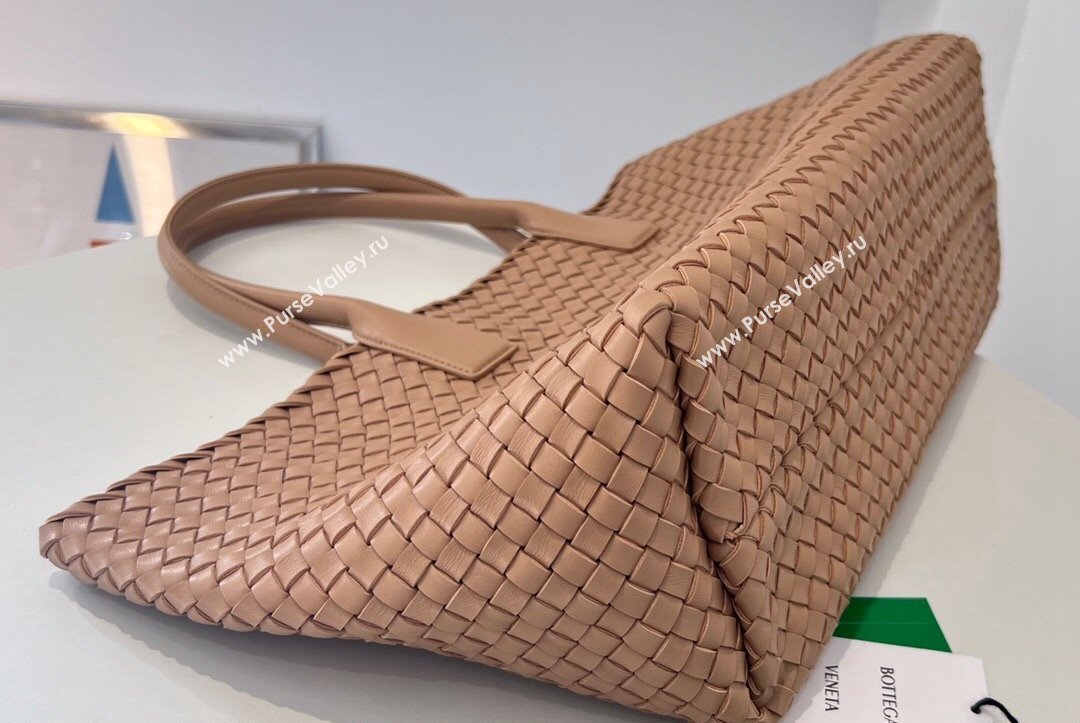 Bottega Veneta Large Cabat Tote Bag in Intreccio Leather Nude 2023 608811 (WT-231023082)