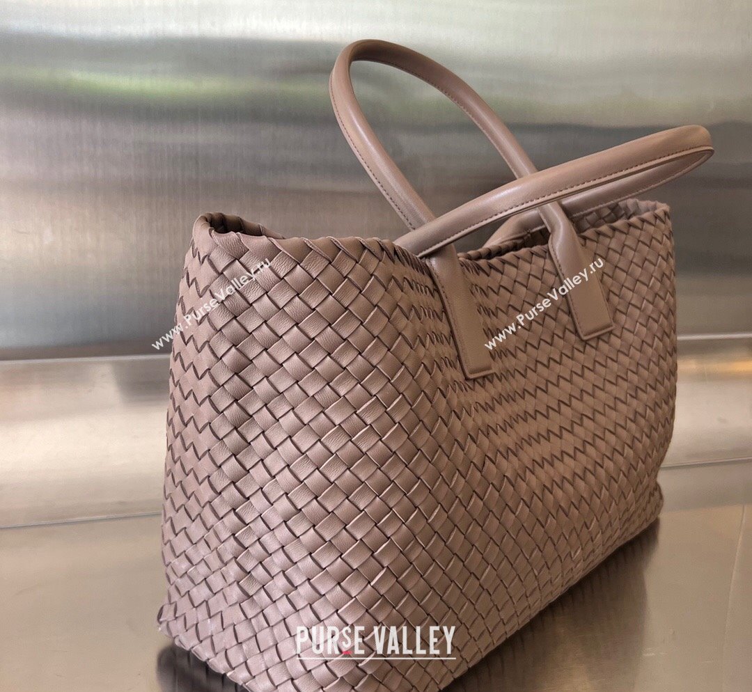 Bottega Veneta Large Cabat Tote Bag in Intreccio Leather Khaki 2023 608811 (WT-231023089)