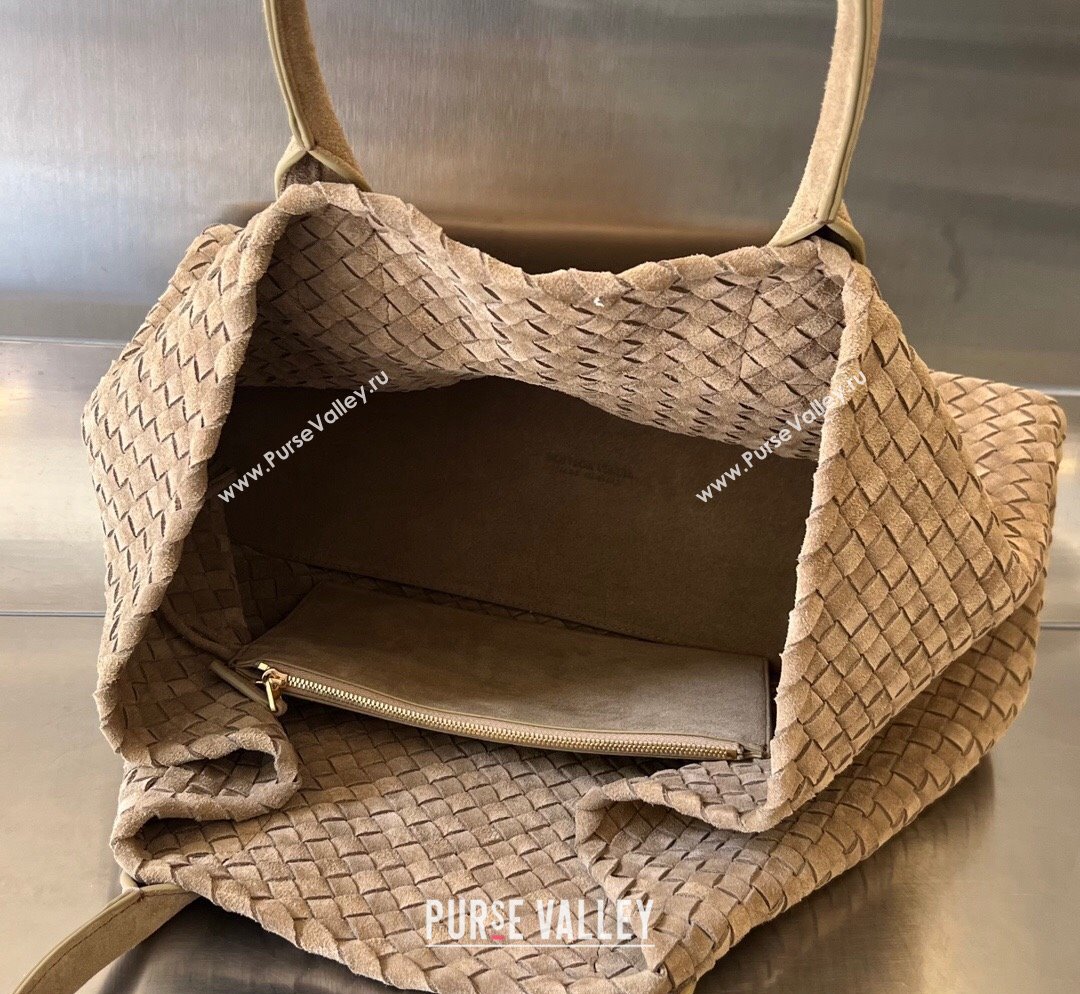 Bottega Veneta Large Cabat Tote Bag in Intreccio Suede Camel Brown 2023 608811 (WT-231023091)