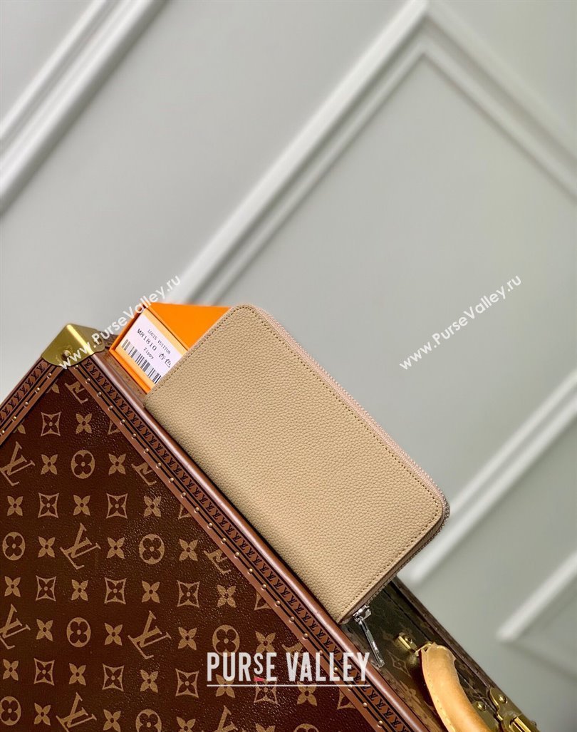 Louis Vuitton Brazza Wallet in Calf Leather M81810 Beige 2023 (KI-231031080)