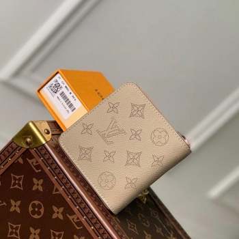 Louis Vuitton Zippy Compact Wallet in Mahina Perforated Leather M81558 Galet Beige 2023 (KI-231031026)