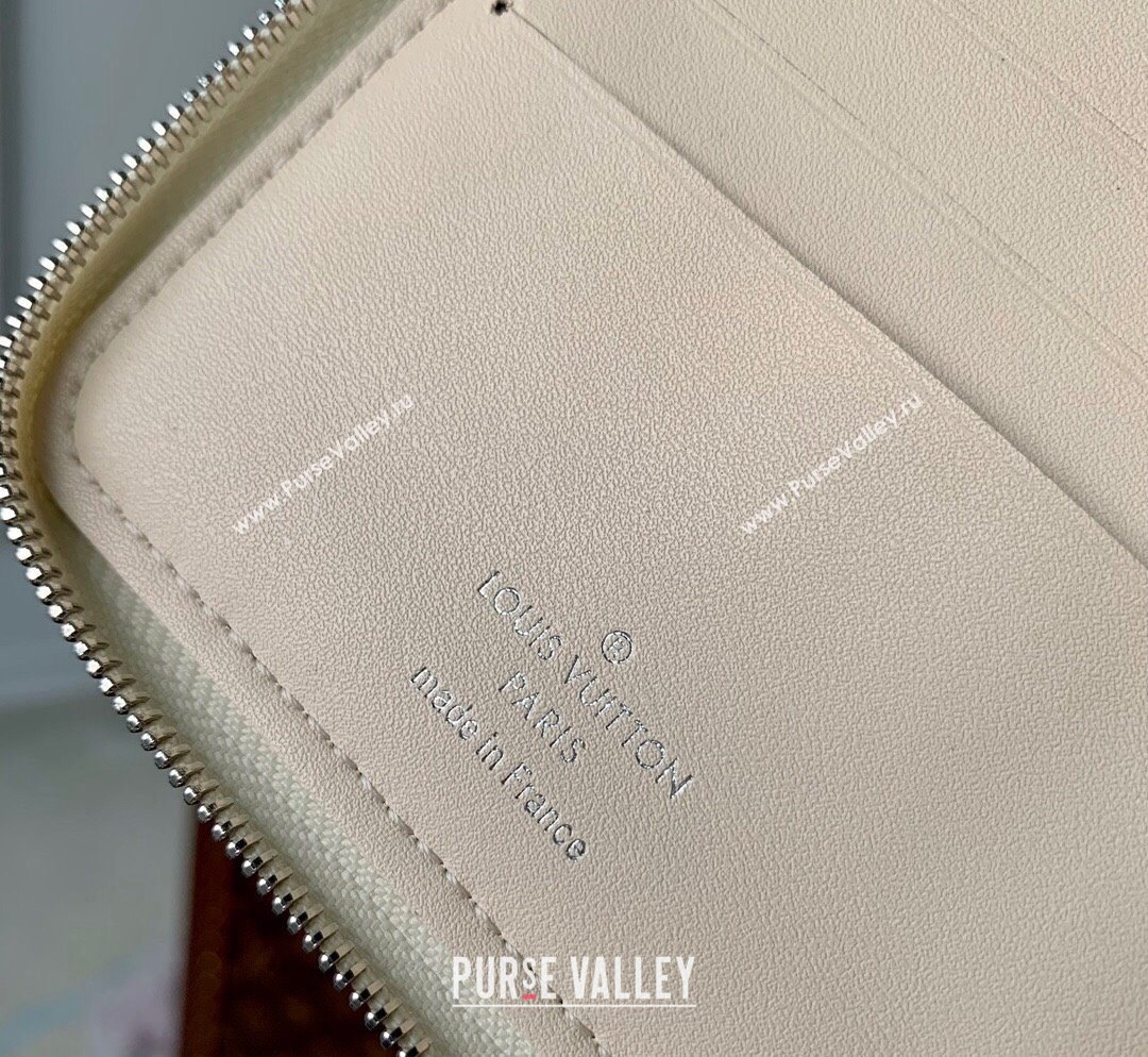 Louis Vuitton Zippy Compact Wallet in Mahina Perforated Leather M81558 Cream White 2023 (KI-231031028)