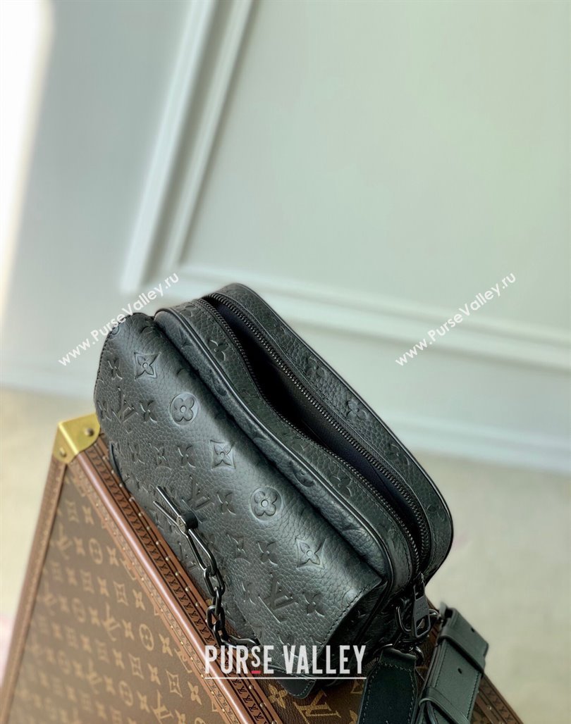 Louis Vuitton Mens Steamer Messenger Bag in Black Taurillon Monogram Leather M23742 2023 (KI-231113007)