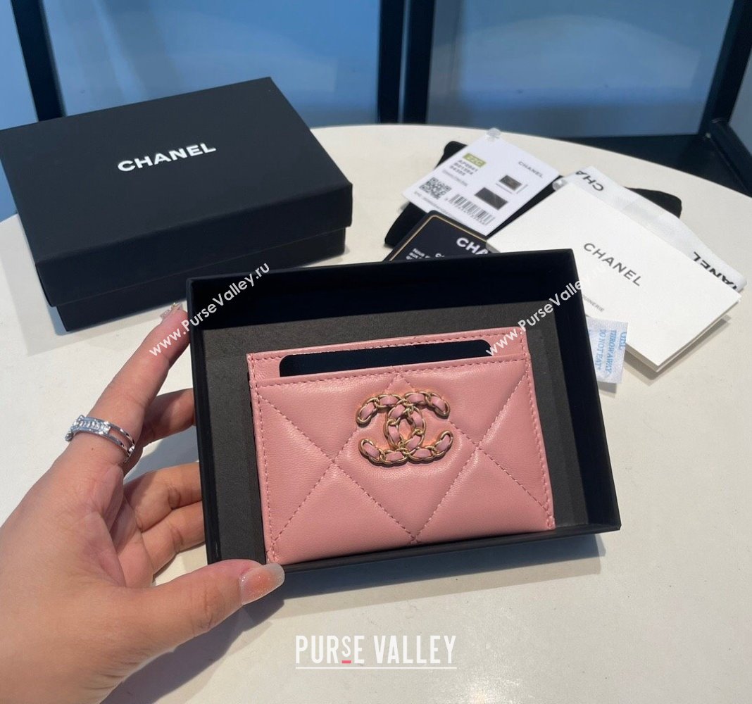 Chanel 19 Shiny Lambskin Card Holder Light Pink 2023 AP0941 (yezi-231111028)