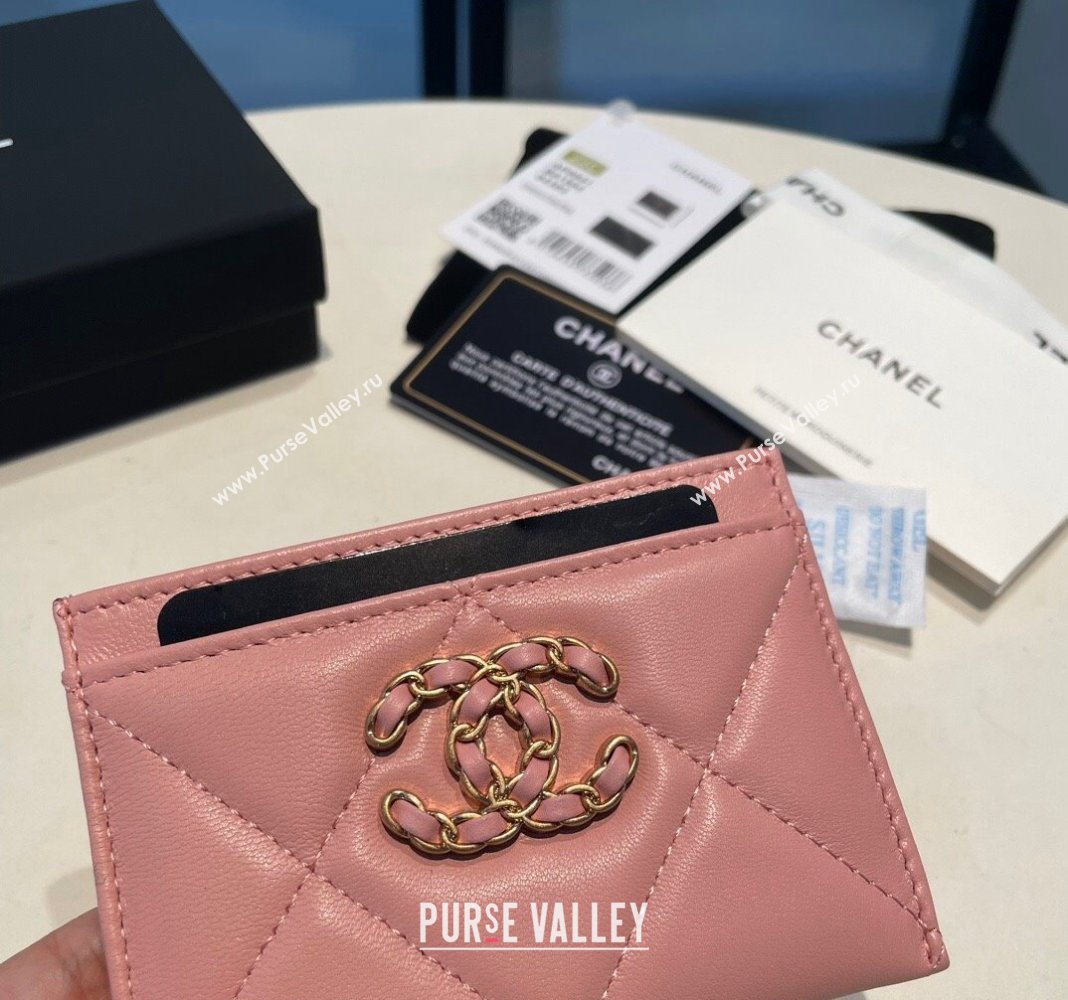 Chanel 19 Shiny Lambskin Card Holder Light Pink 2023 AP0941 (yezi-231111028)