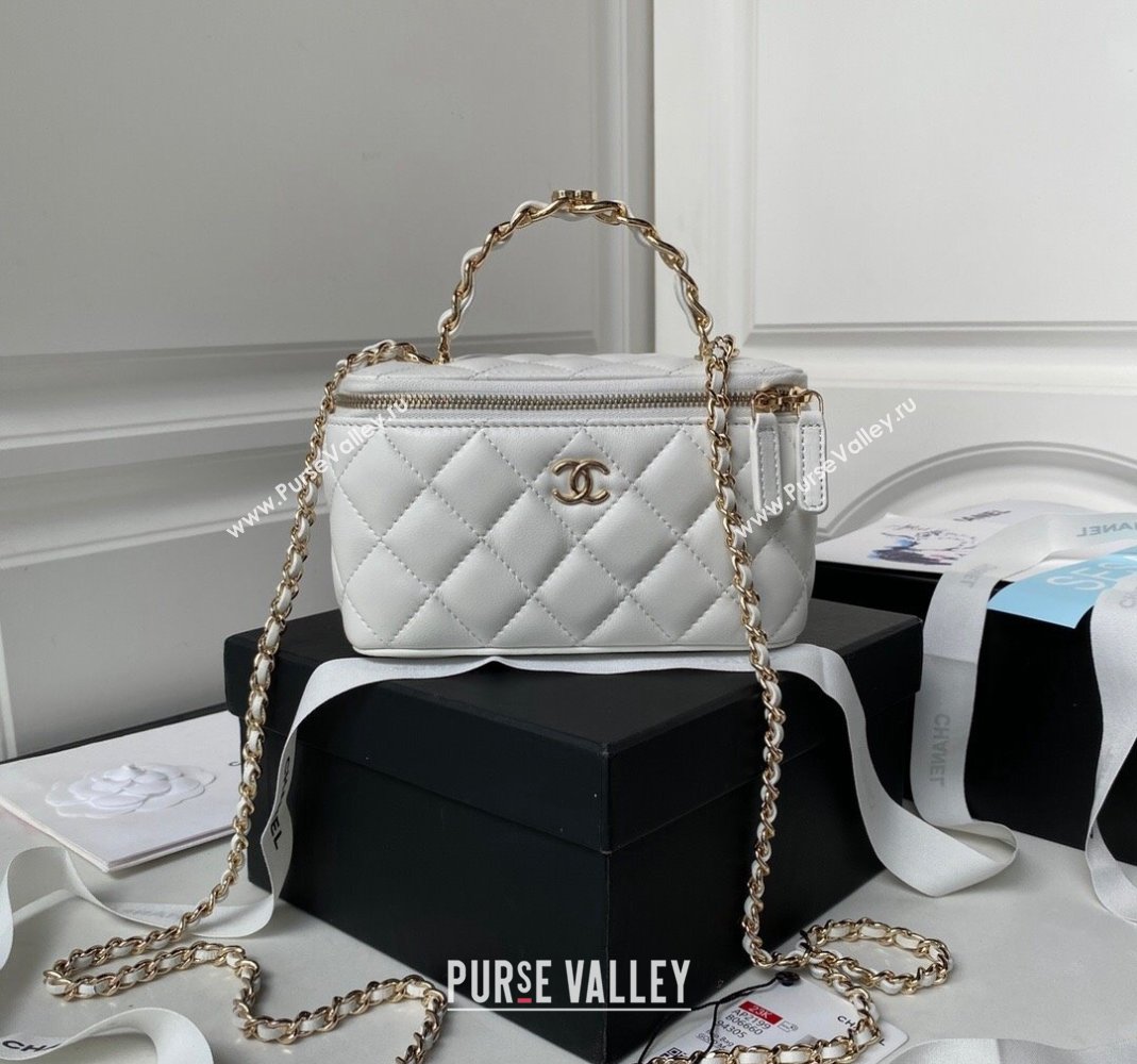 Chanel Lambskin Clutch with Chain and CC Top handle White 2023 AP2199 (sm-231111077)