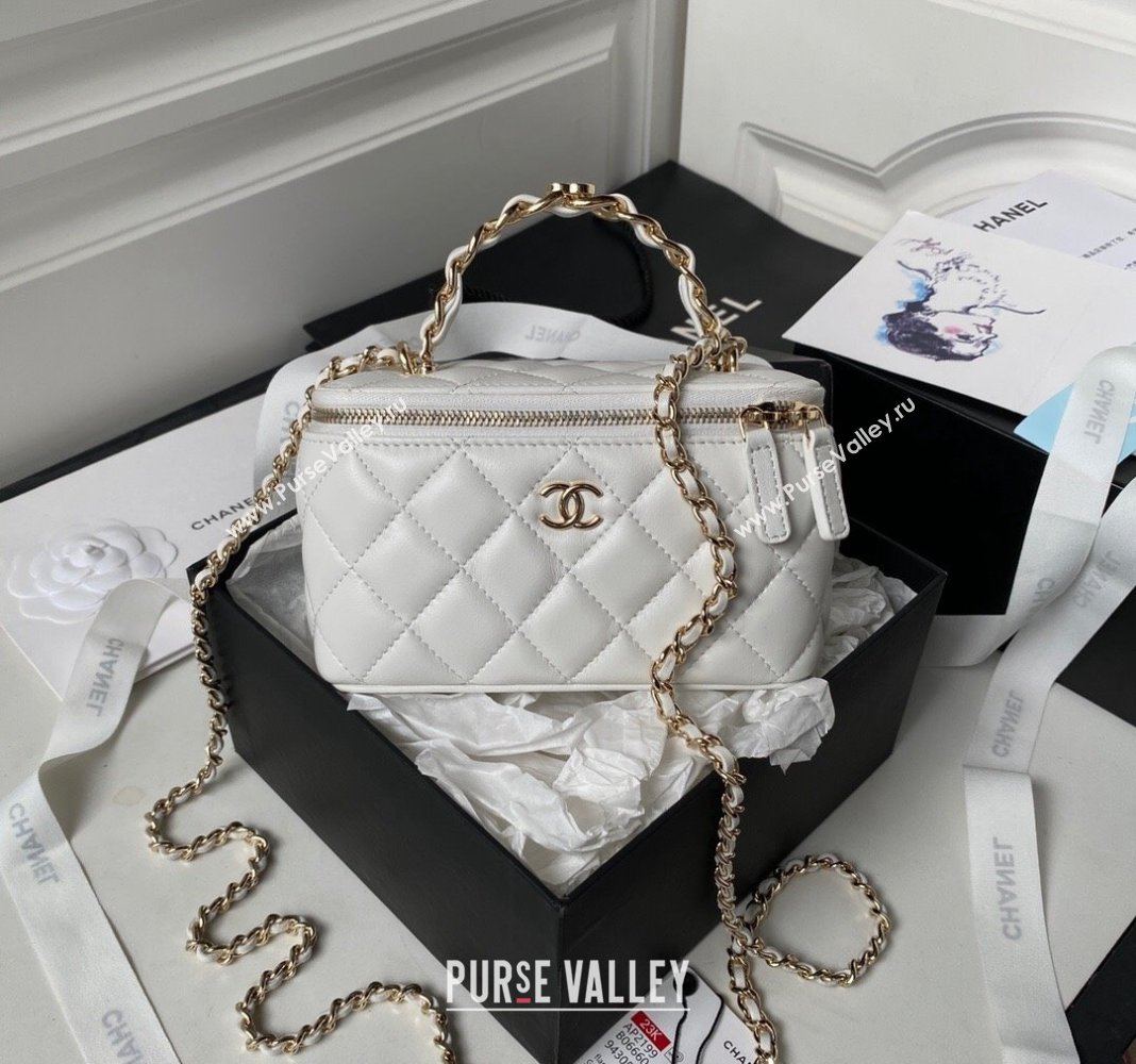 Chanel Lambskin Clutch with Chain and CC Top handle White 2023 AP2199 (sm-231111077)