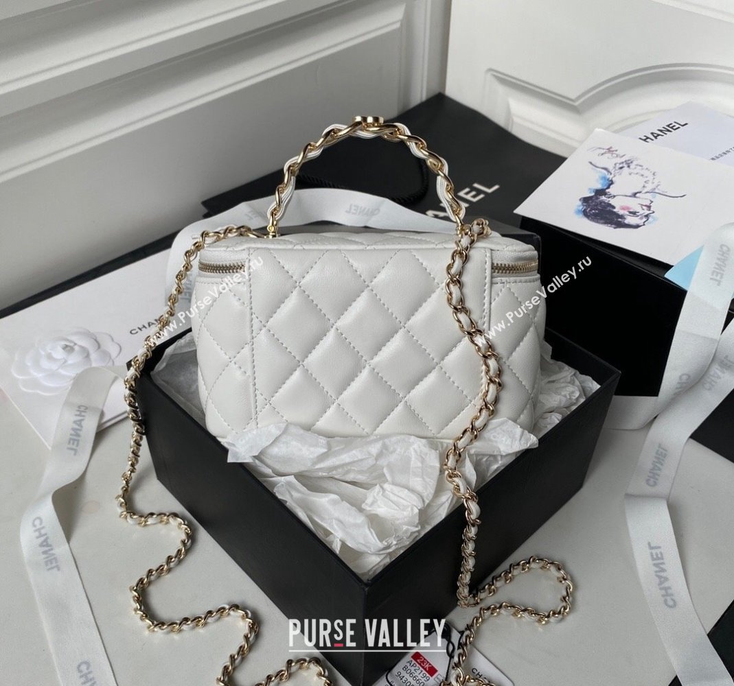 Chanel Lambskin Clutch with Chain and CC Top handle White 2023 AP2199 (sm-231111077)