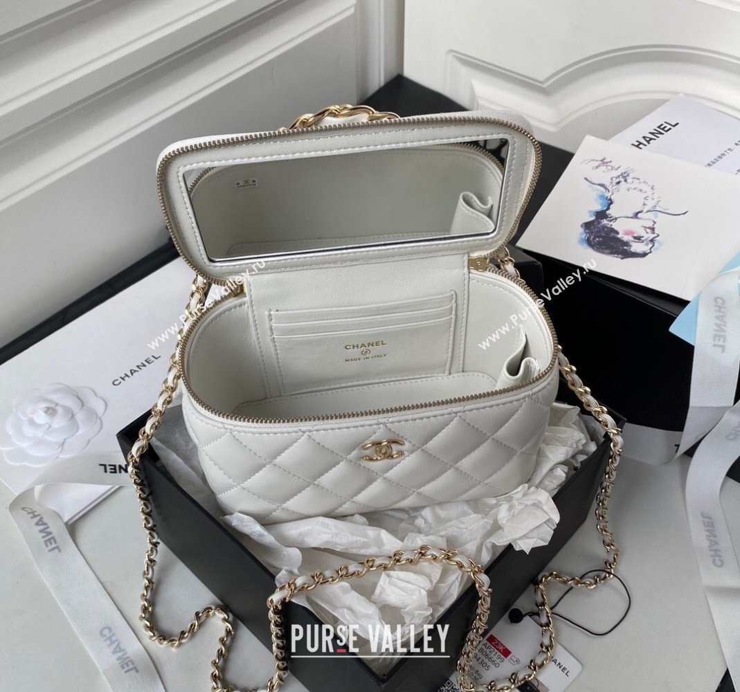 Chanel Lambskin Clutch with Chain and CC Top handle White 2023 AP2199 (sm-231111077)