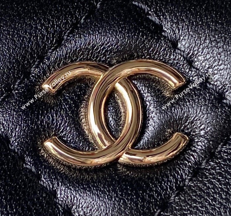 Chanel Lambskin Clutch with Chain and CC Top handle Black 2023 AP2199 (sm-231111078)