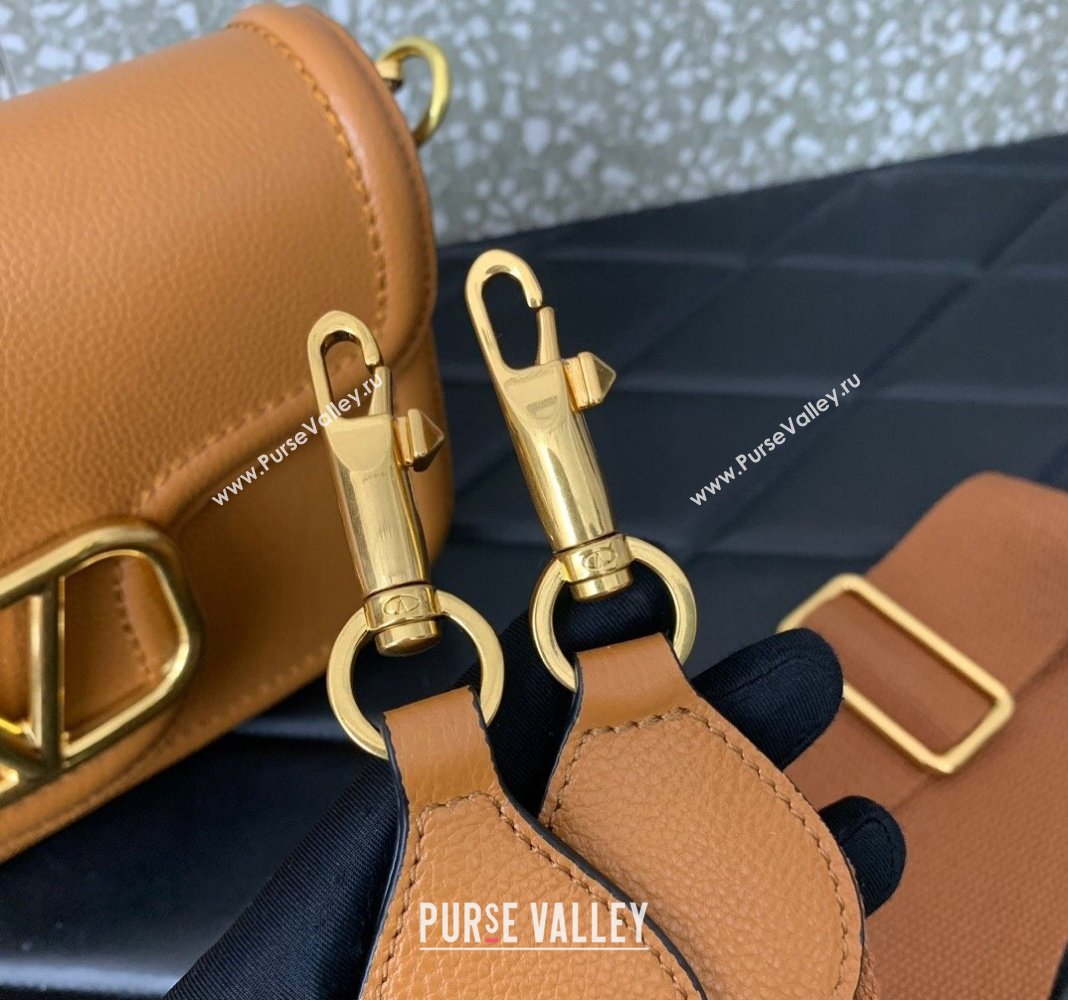 Valentino Alltime Shoulder bag in Grainy Calfskin Yellow 2023 VLTN0322 (LN-231129077)