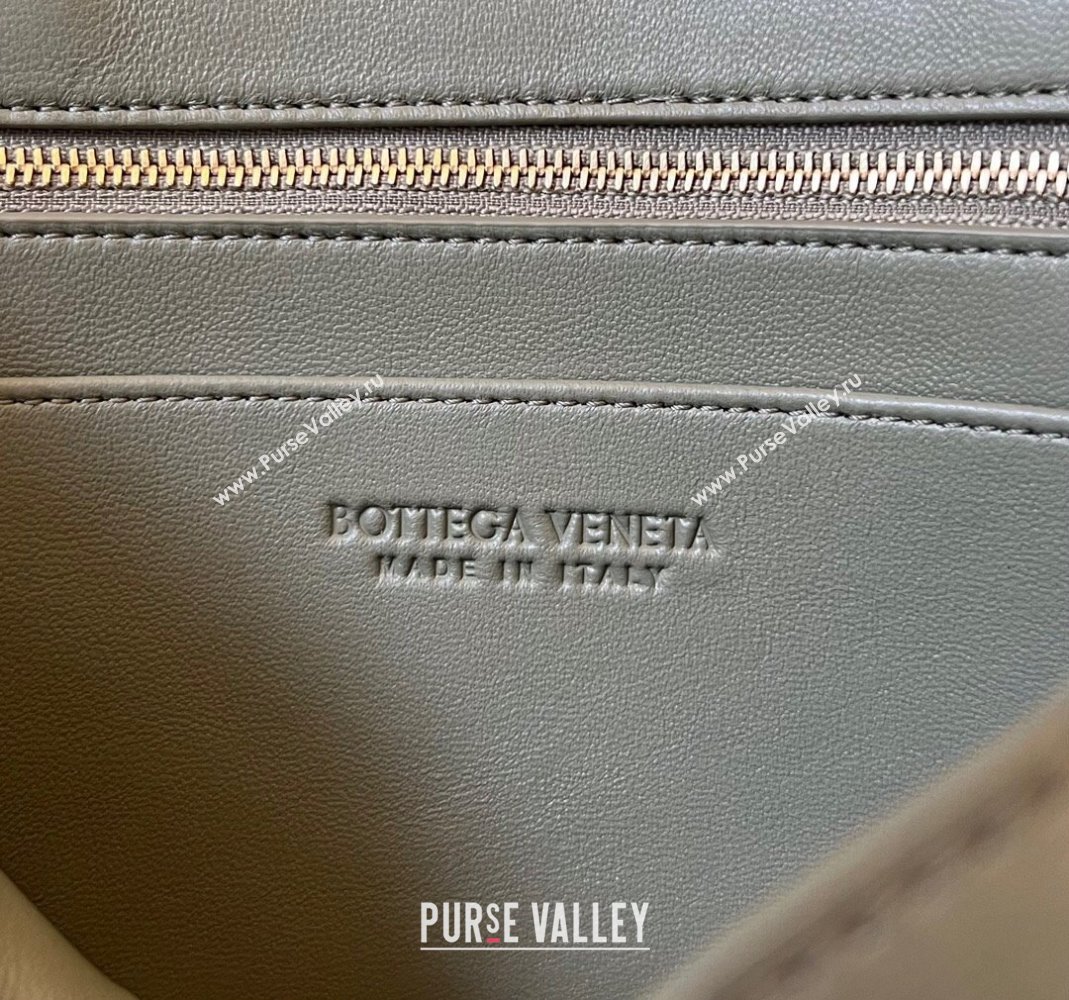 Bottega Veneta Small East/West Andiamo Top Handle Bag in Intrecciato Leather 754990 Travetine Green 2023 (WT-231130036)