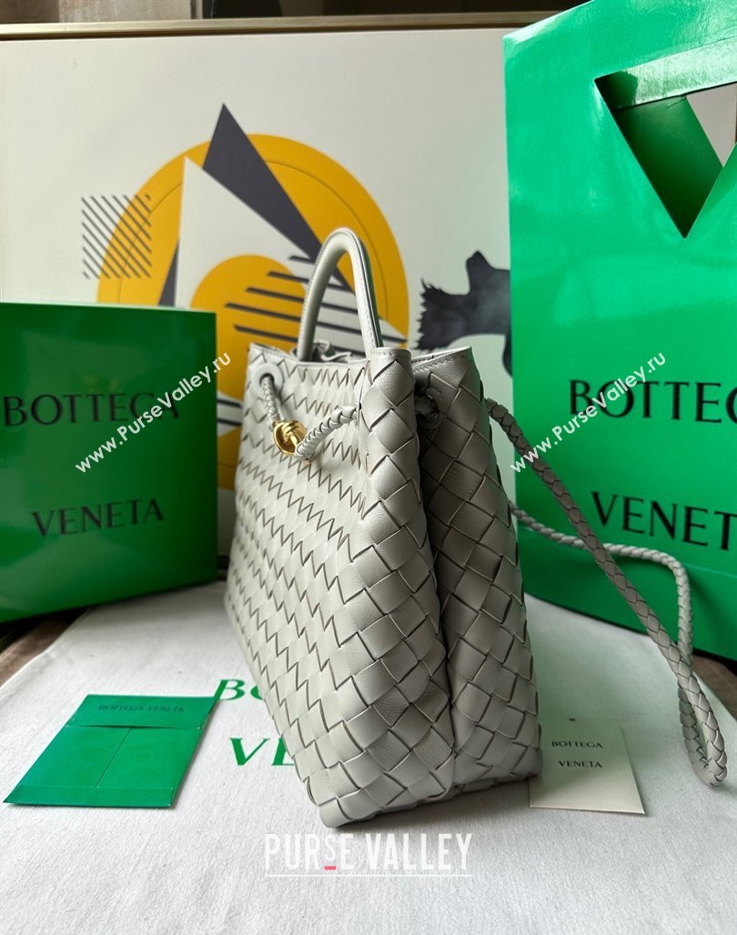 Bottega Veneta Medium Andiamo Top Handle Bag in Intrecciato Leather Light Grey 2023 743572 (WT-231130041)