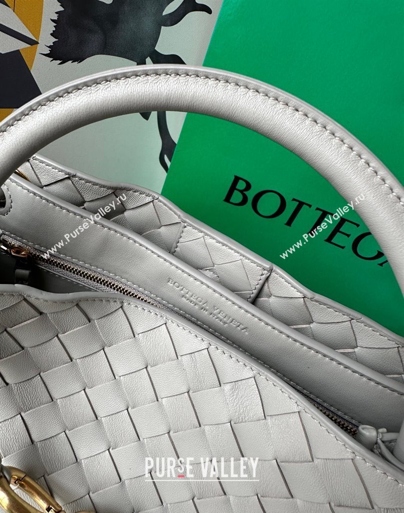 Bottega Veneta Medium Andiamo Top Handle Bag in Intrecciato Leather Light Grey 2023 743572 (WT-231130041)