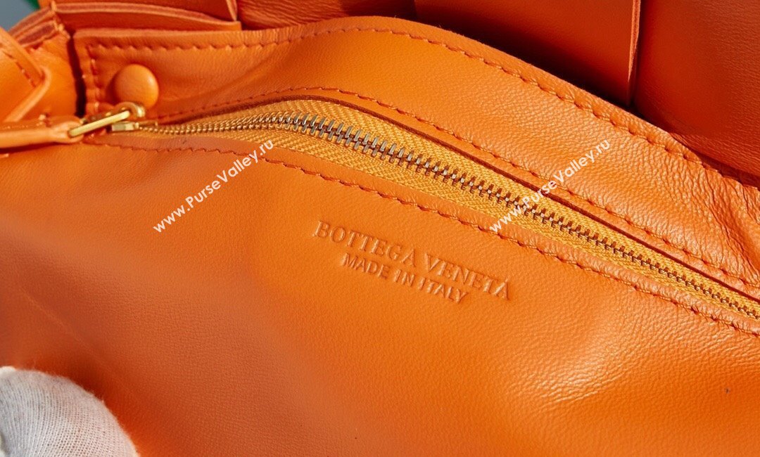 Bottega Veneta Cassette Crossbody Bag in Intrecciato Leather Orange 2023 578004 (MS-231130048)