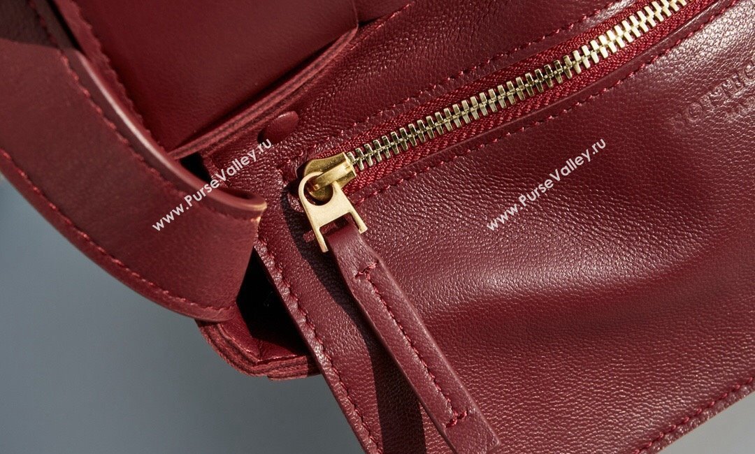 Bottega Veneta Cassette Crossbody Bag in Intrecciato Leather Burgundy 2023 578004 (MS-231130049)