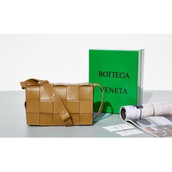 Bottega Veneta Cassette Crossbody Bag in Intrecciato Leather Light Brown 2023 578004 (MS-231130053)