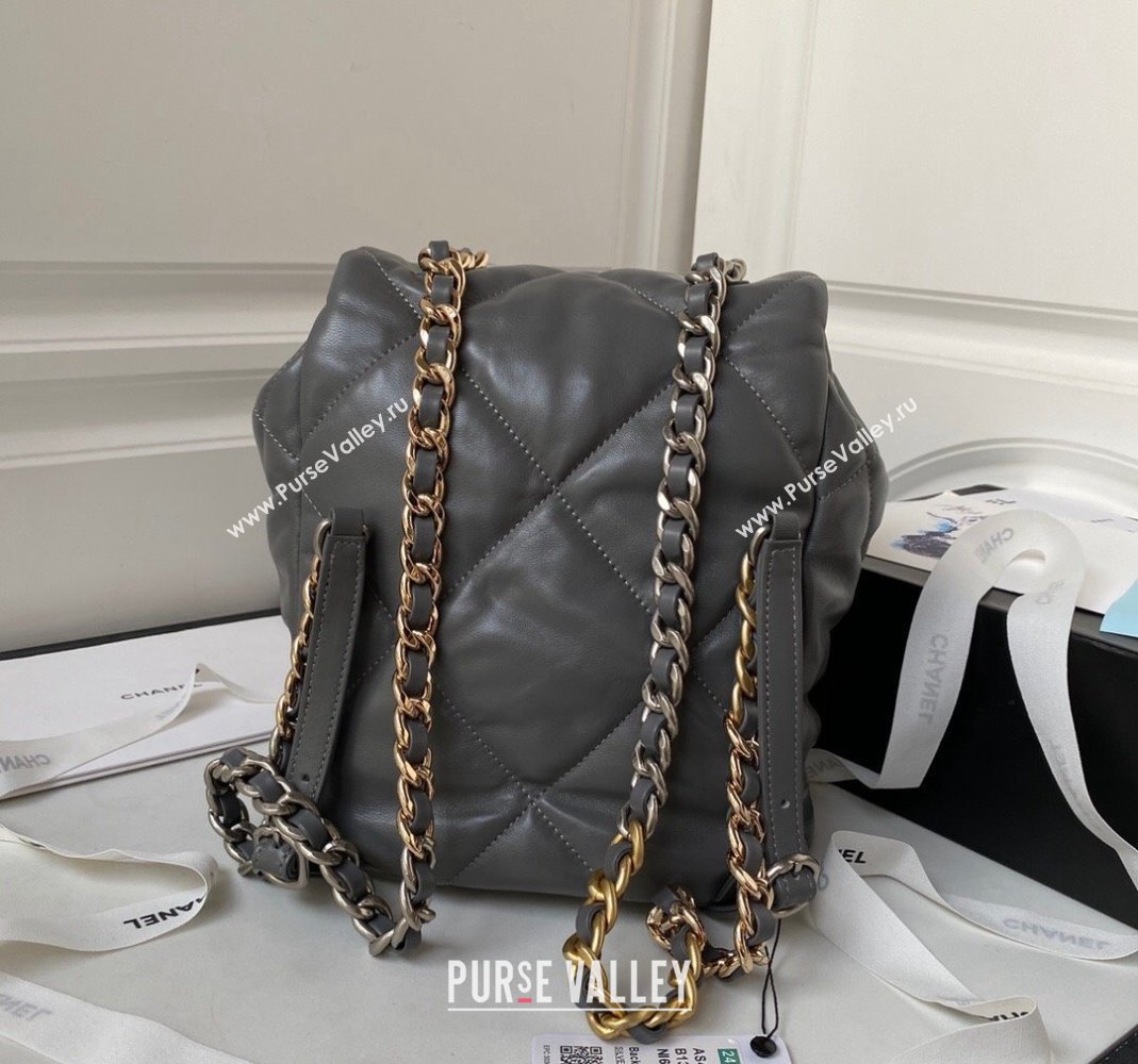 Chanel 19 Backpack in Quilted Goatskin AS4223 Grey/Silver 2023 (yezi-231127035)