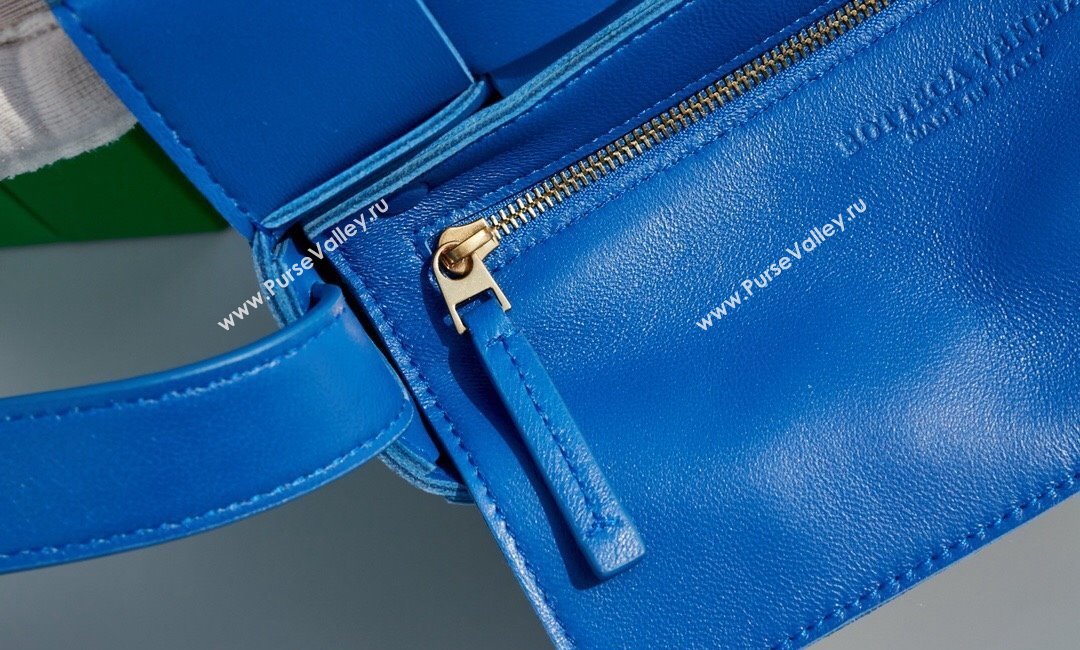 Bottega Veneta Cassette Crossbody Bag in Intrecciato Leather Blue 14 2023 578004 (MS-231130056)