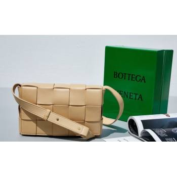 Bottega Veneta Cassette Crossbody Bag in Intrecciato Leather Beige 15 2023 578004 (MS-231130057)