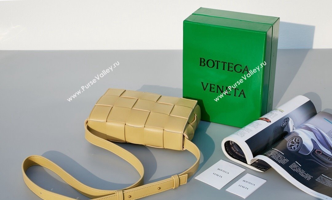 Bottega Veneta Cassette Crossbody Bag in Intrecciato Leather Beige Yellow 2023 578004 (MS-231130059)