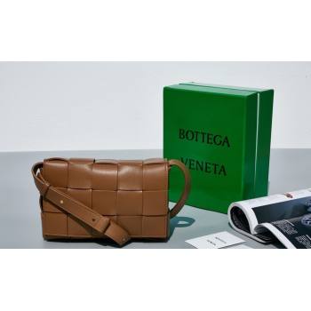 Bottega Veneta Cassette Crossbody Bag in Intrecciato Leather Brown 18 2023 578004 (MS-231130060)